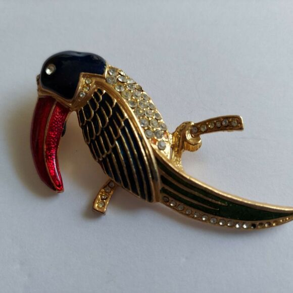 5 Bird Pins Lot Rhinestone Toucan Enamel Roadrunner Bluebird Red Parrot Brooch - Picture 3 of 8